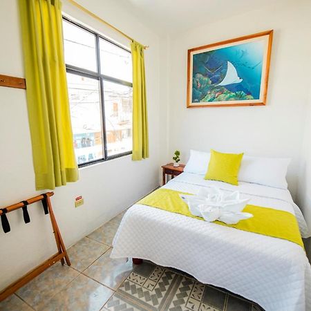 Suites En El Centro Puerto Ayora  Exteriör bild