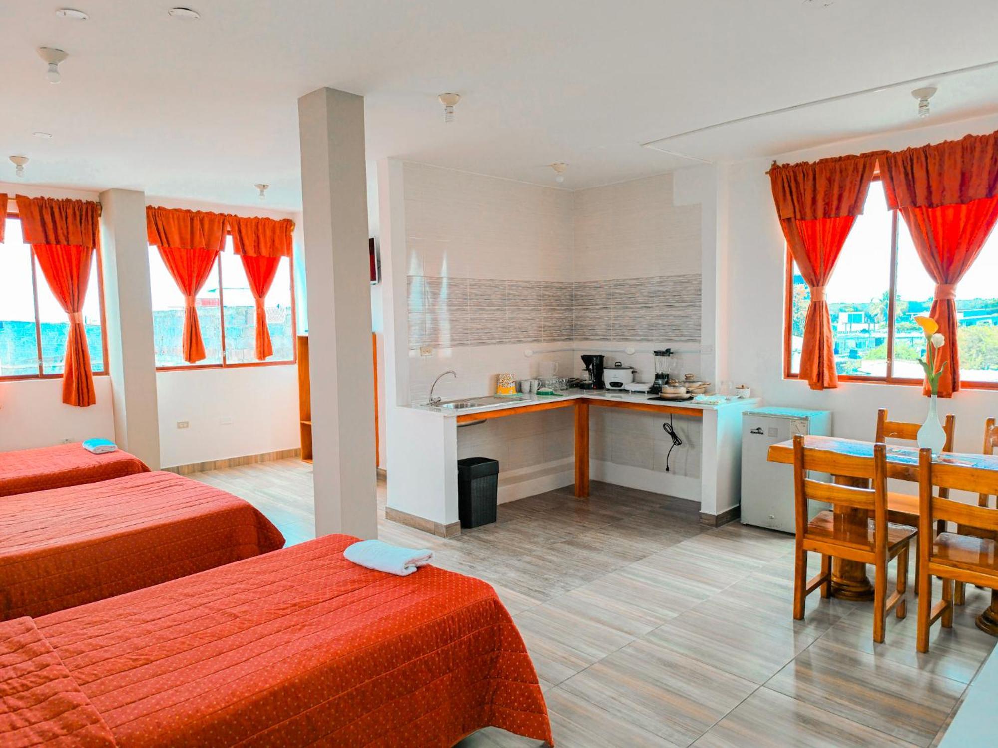 Suites En El Centro Puerto Ayora  Exteriör bild